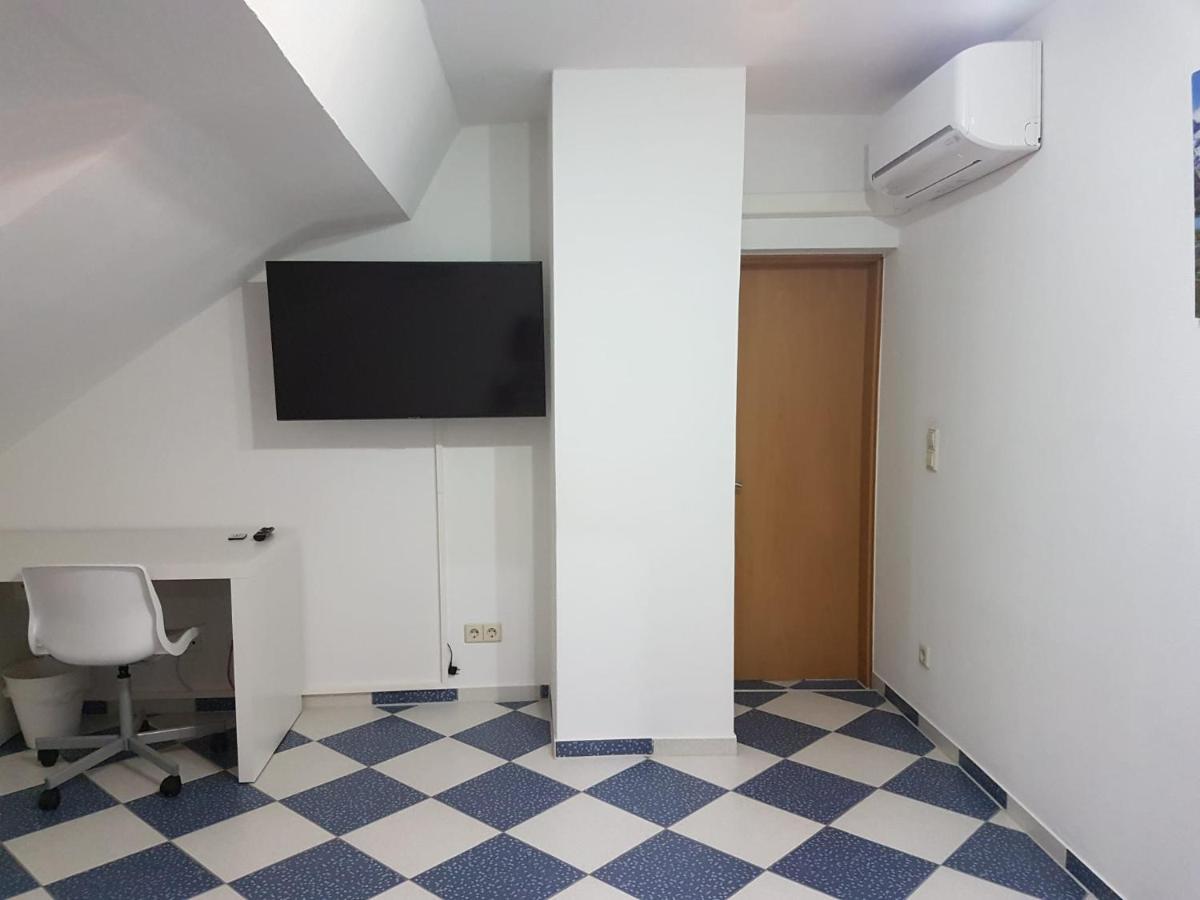 Ruhige Gemuetliche Ferienwohnung In Karlsruhe Daxlanden Fuer Monteure, Pendler, Geschaefsreisen, Wochenendreisen Exterior foto