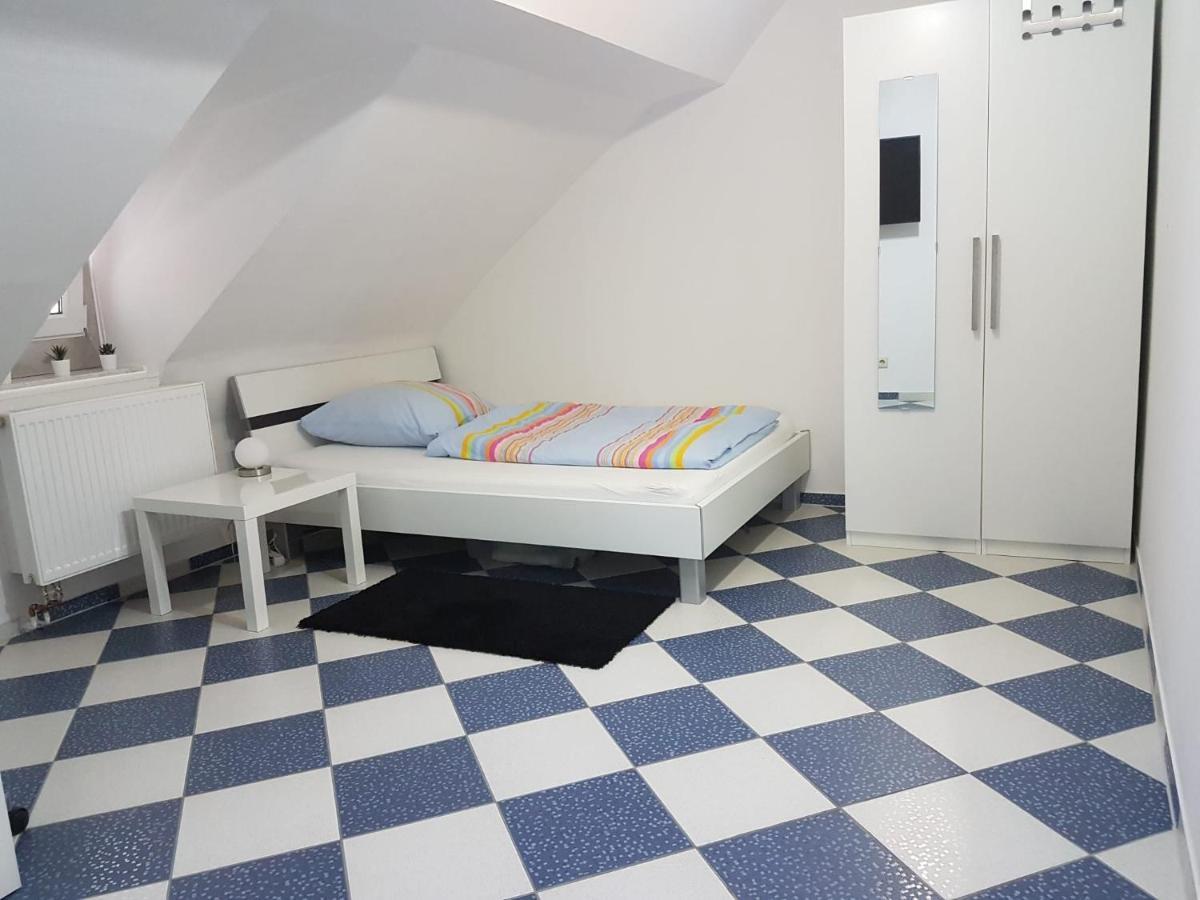 Ruhige Gemuetliche Ferienwohnung In Karlsruhe Daxlanden Fuer Monteure, Pendler, Geschaefsreisen, Wochenendreisen Exterior foto